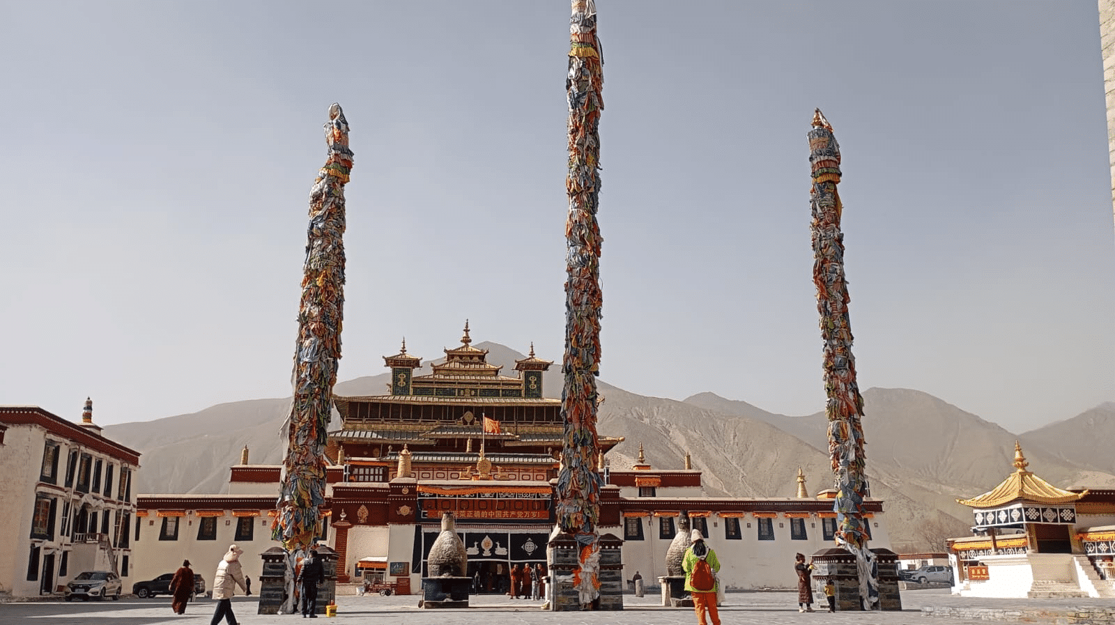 De Lhassa à Katmandou par la route des cols – Image 21