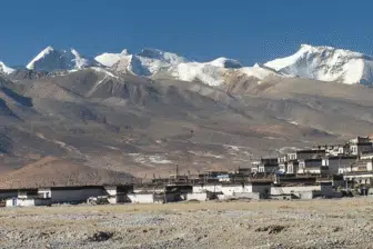 Entre Ciel et Terre : Pèlerinage sur les Hauts Plateaux Tibétains – Image 4