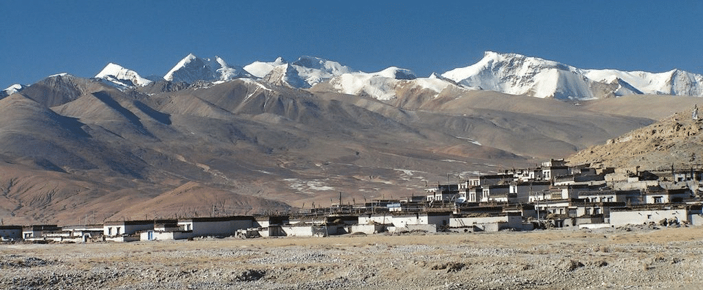 Entre Ciel et Terre : Pèlerinage sur les Hauts Plateaux Tibétains – Image 4