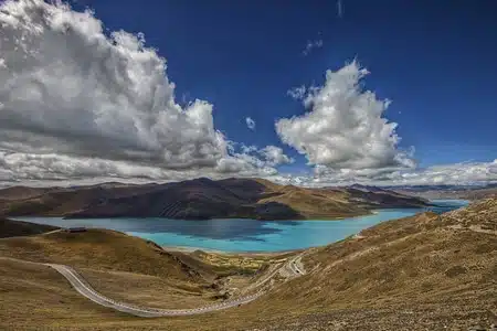 De Lhassa à Katmandou par la route des cols